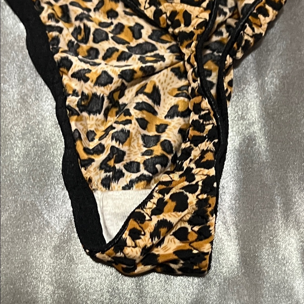 Leopard Print Thong with Rhinestone Elastic - Picture 8 of 8